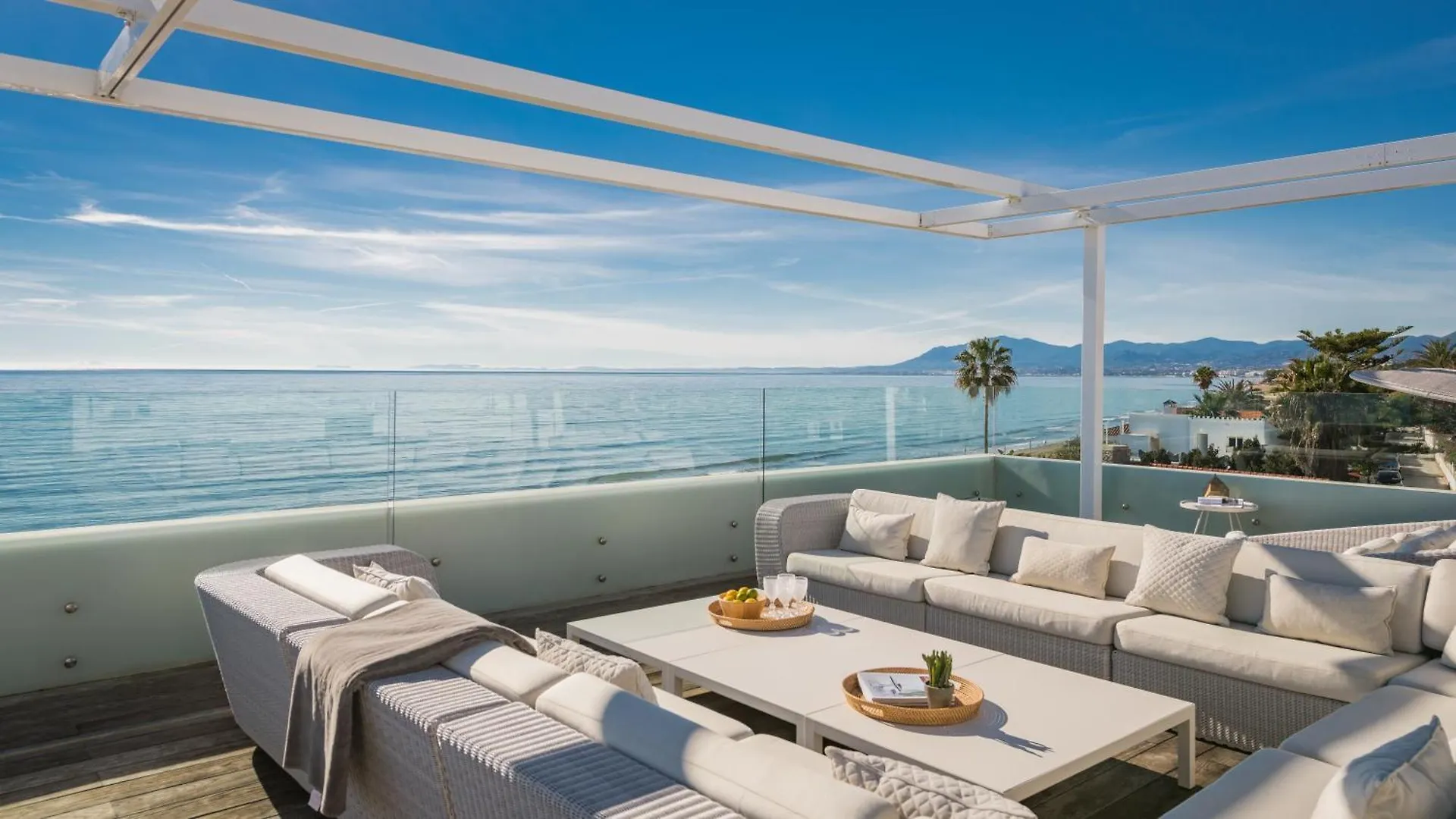 Breath Taking Front Line Beach Villa With Sauna & Jacuzzi Marbella
