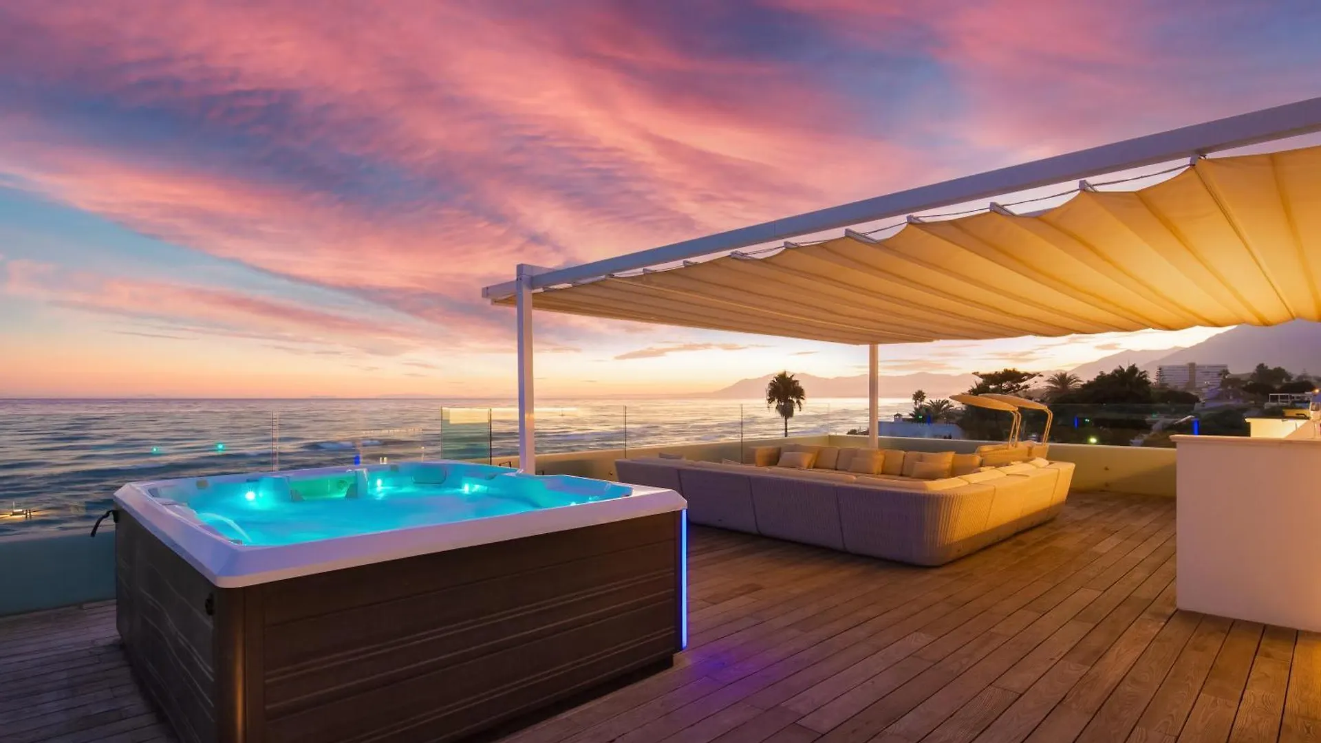 Breath Taking Front Line Beach Villa With Sauna & Jacuzzi Marbella