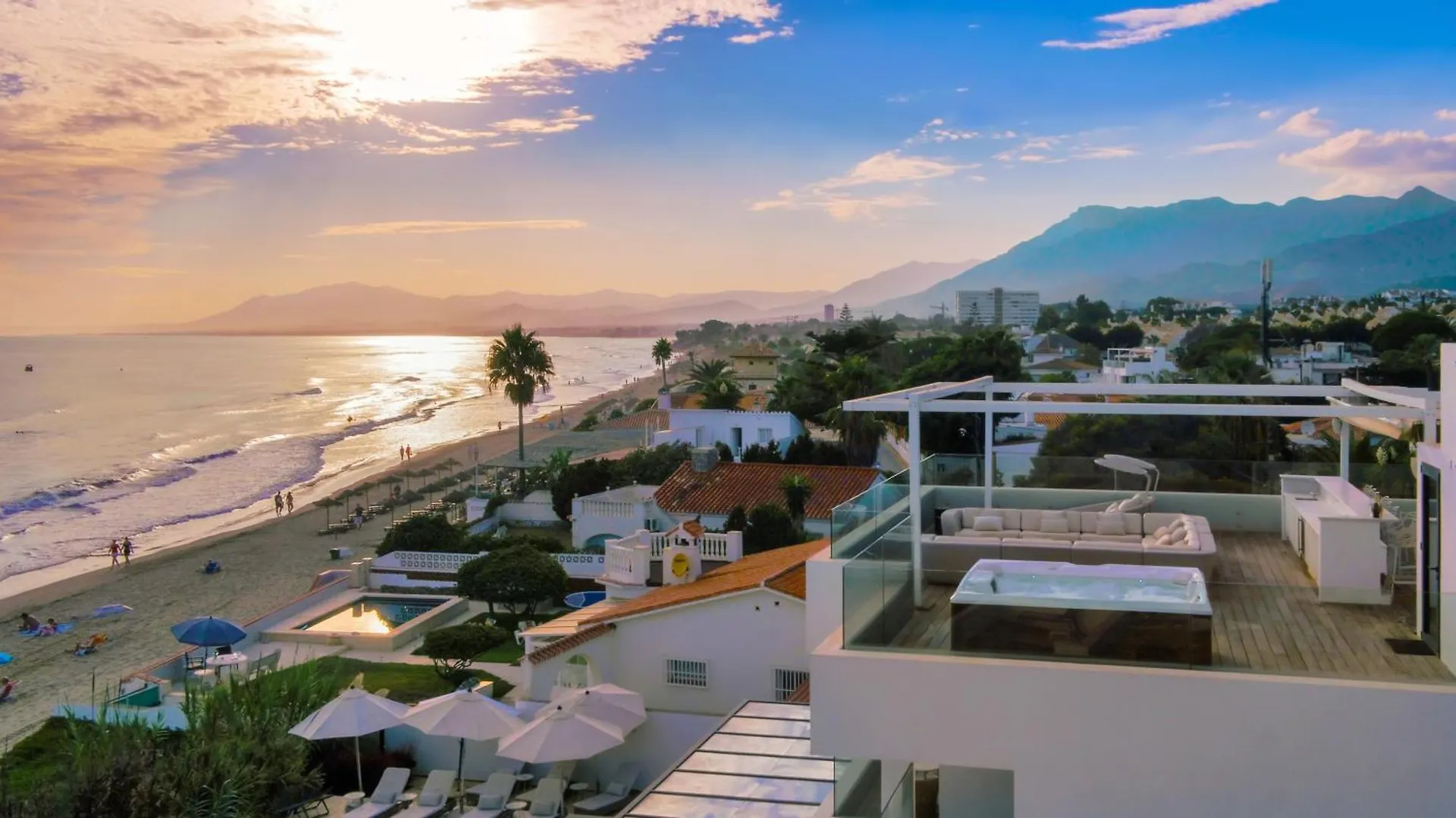 Breath Taking Front Line Beach Villa With Sauna & Jacuzzi Marbella