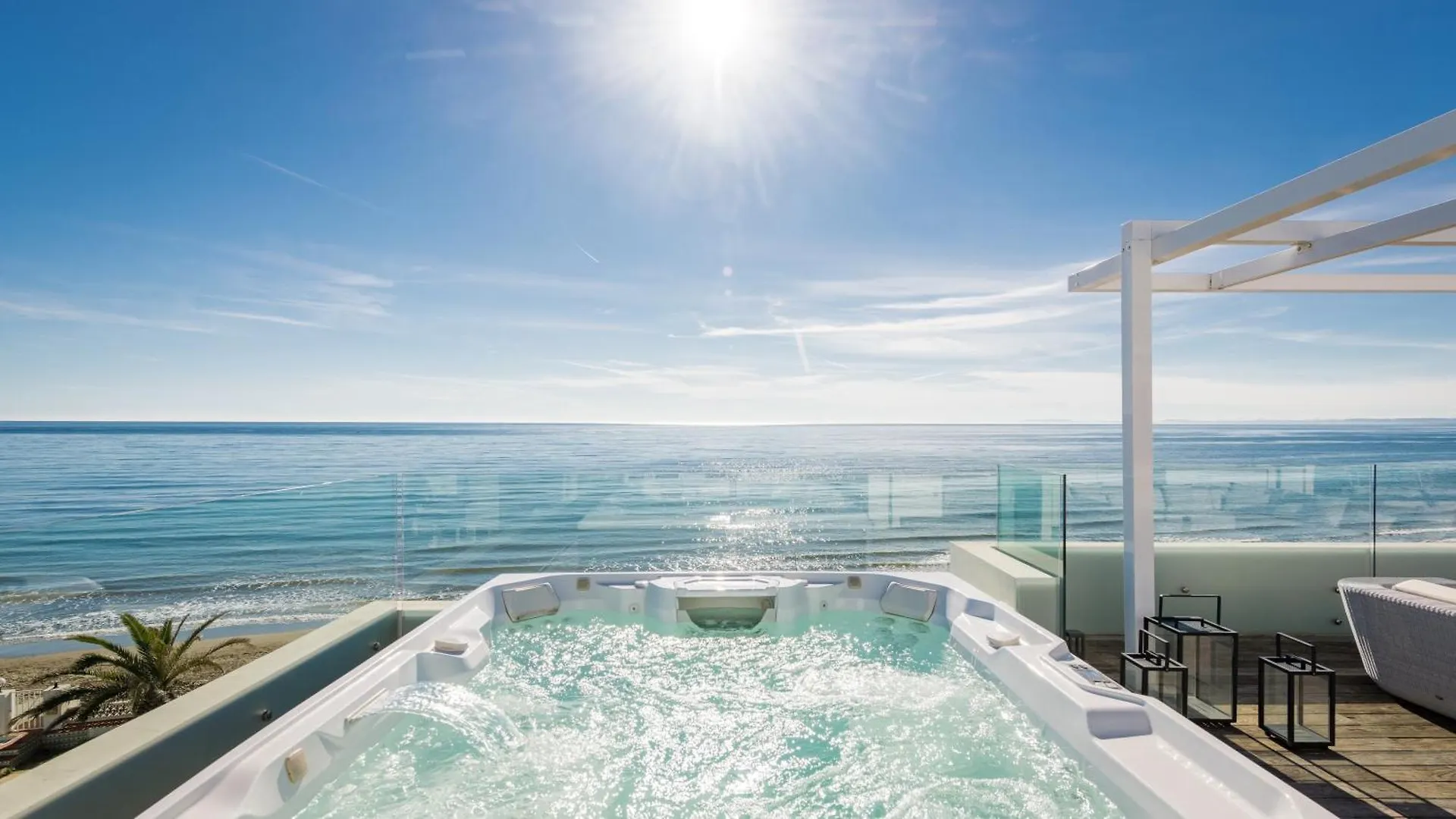 Breath Taking Front Line Beach Villa With Sauna & Jacuzzi Marbella 0*,