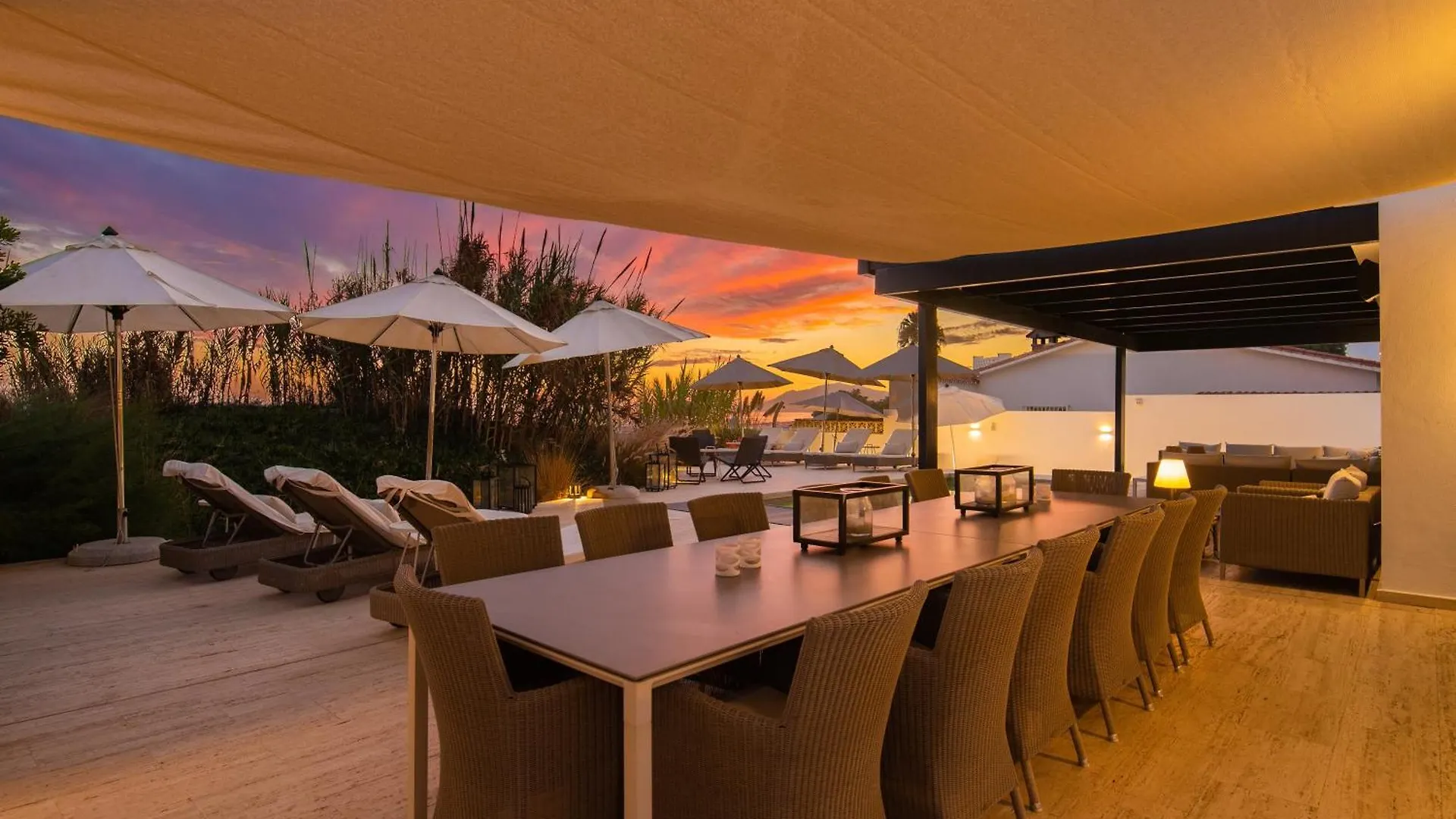 Breath Taking Front Line Beach Villa With Sauna & Jacuzzi Marbella