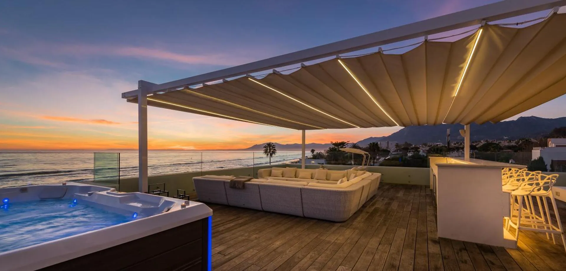 Breath Taking Front Line Beach Villa With Sauna & Jacuzzi Marbella Spanje