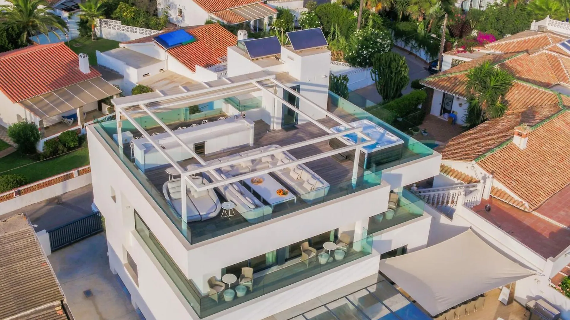 Breath Taking Front Line Beach Villa With Sauna & Jacuzzi Marbella Spanje