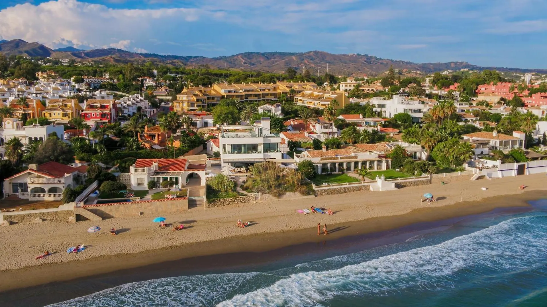 Breath Taking Front Line Beach Villa With Sauna & Jacuzzi Marbella