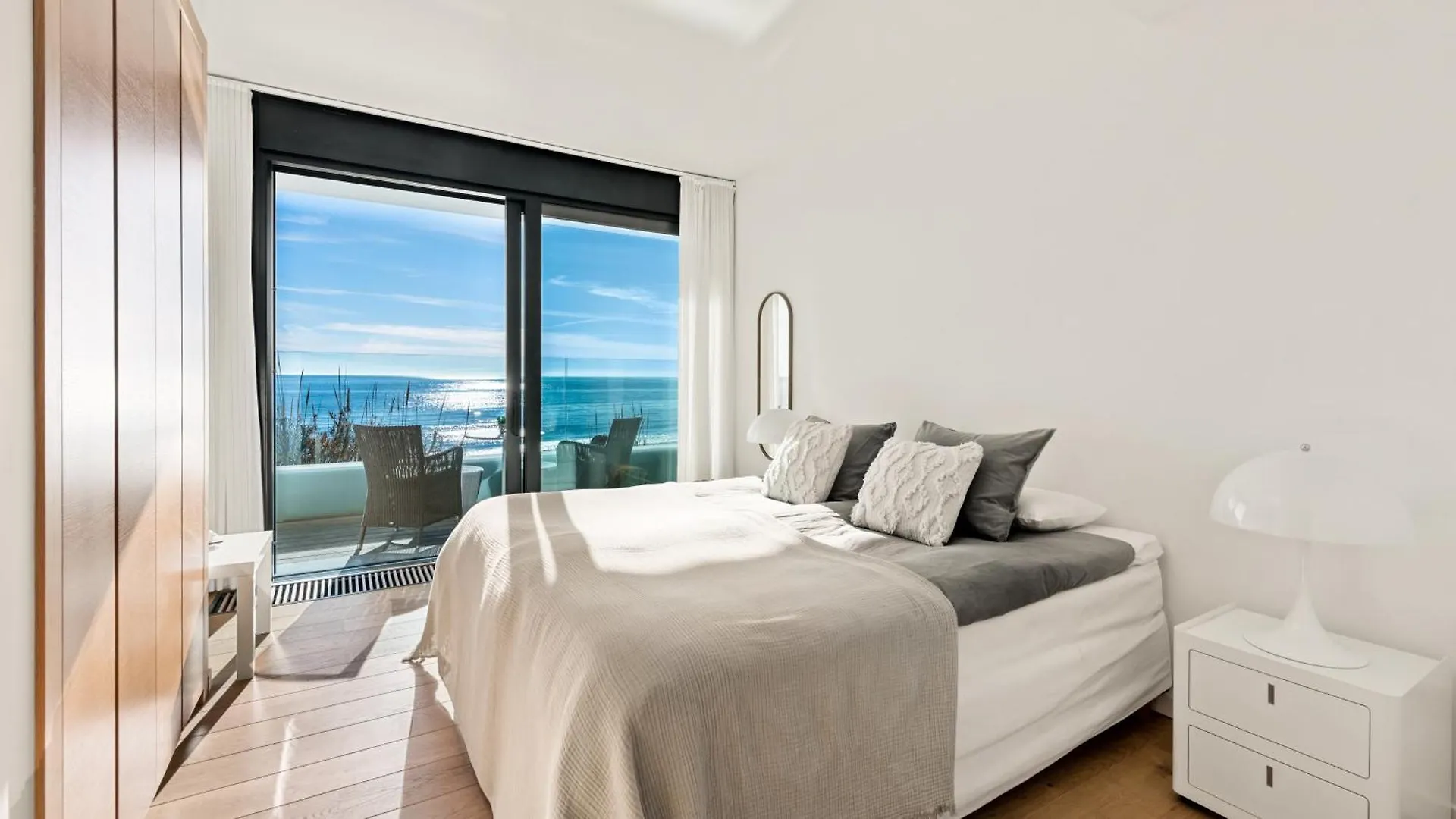 Breath Taking Front Line Beach Villa With Sauna & Jacuzzi Marbella 0*,  Spanje